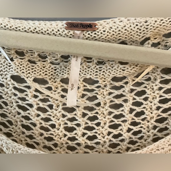 Free People Annabelle Ivory Crochet Bell Long Sleeved Sweater NWT Size Small - Picture 2 of 4